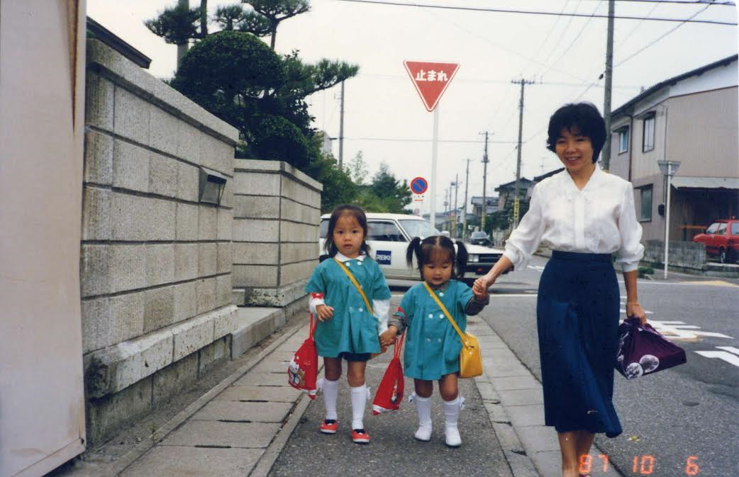 林瓊婉創業後忙於工作，把兩個寶貝女兒託給在日本的父親